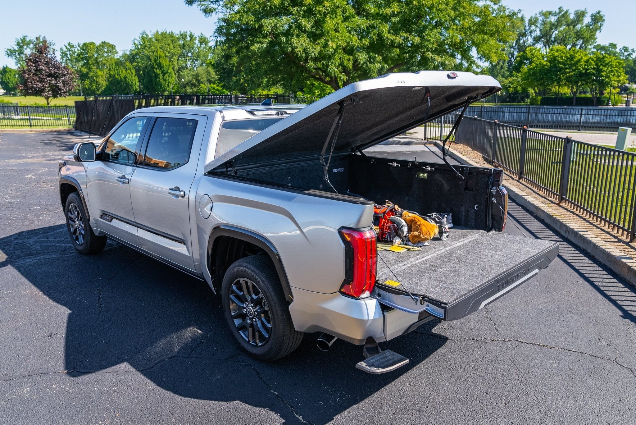 Leer 700 Tonneau Cover - Liberty Flag & Specialty